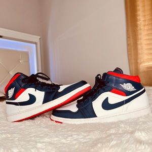 Air Jordan 1 Mid